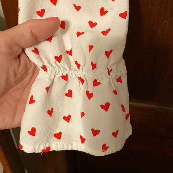 Adorable 2 piece set with ❤️ red hearts all over 😍😍😍 - Picture 7 of 16